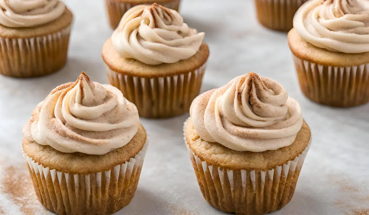 Snickerdoodle Cupcakes with Cinnamon Swirl Frosting Recipes Own