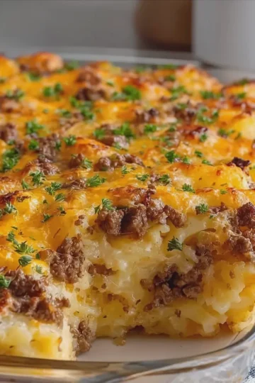 Easy Cheesy Ground Beef and Potato Casserole