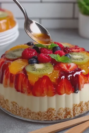 Gelatin Pudding with Fruits and Cookie Base